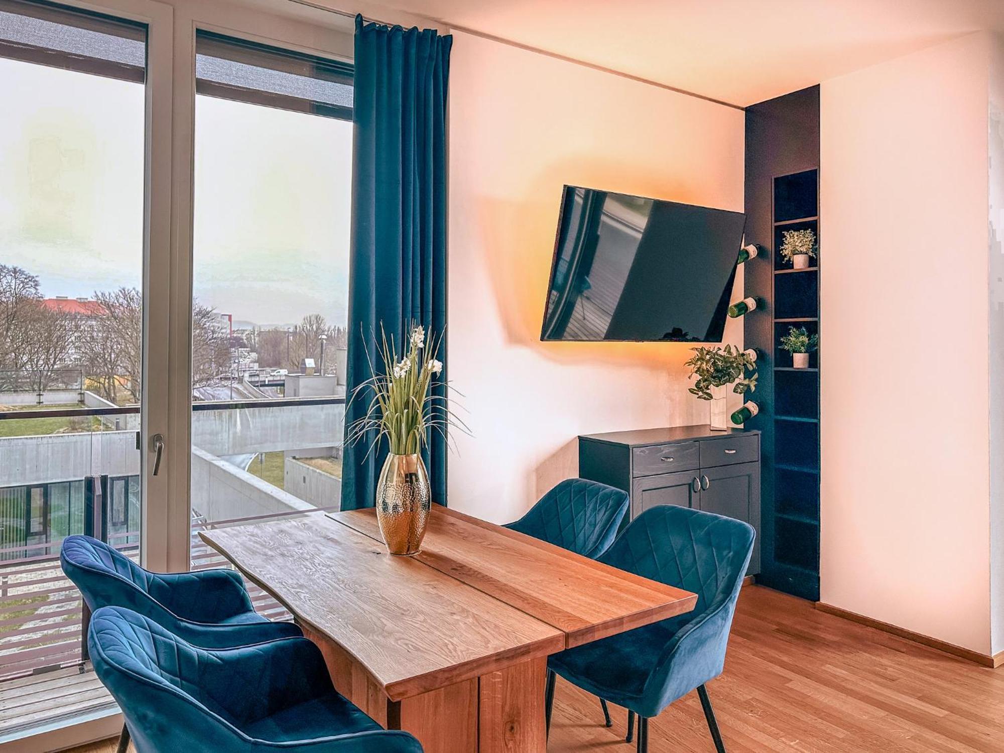 Kaiser Lodge - Rooftop Pool & Underground Car Park By Alpenluxus Appartements فيينا المظهر الخارجي الصورة