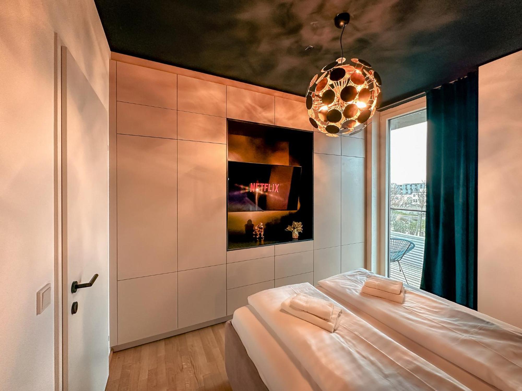 Kaiser Lodge - Rooftop Pool & Underground Car Park By Alpenluxus Appartements فيينا المظهر الخارجي الصورة